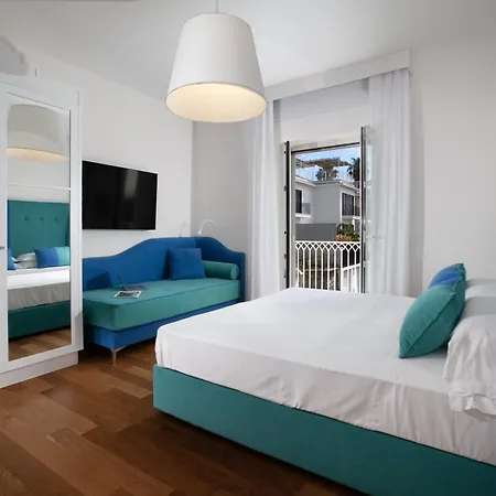 Villa Nevada Infinity With Pool, Terrace, Capri View *